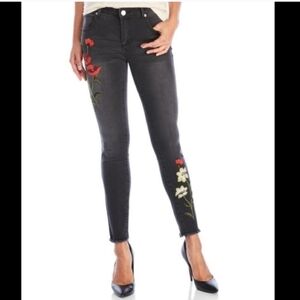 Romeo+Juliet Embroidered Faded Black Skinny Jeans